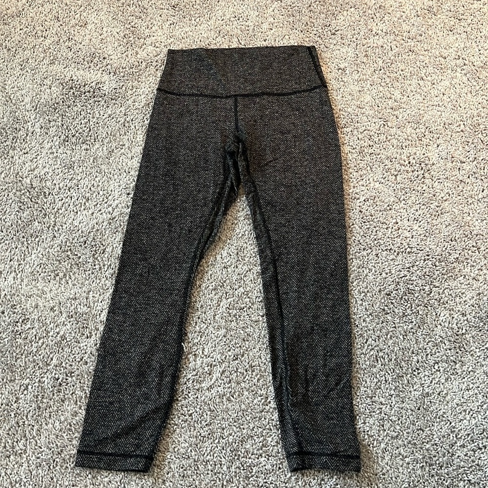 Lululemon leggings SZ 6 Zig Zag High Times